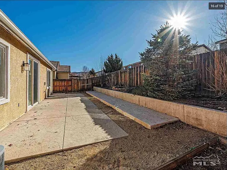 2060 Angel Ridge Dr — Photo 15
