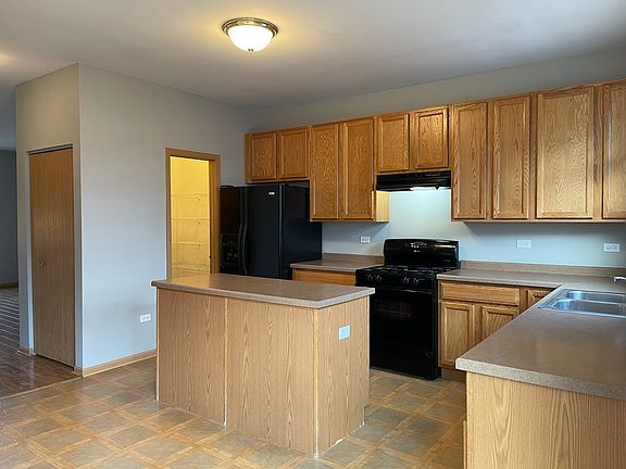 3rd image of 1353 W Alder Creek Dr