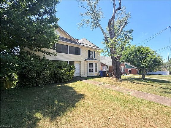 2nd image of 407 E St