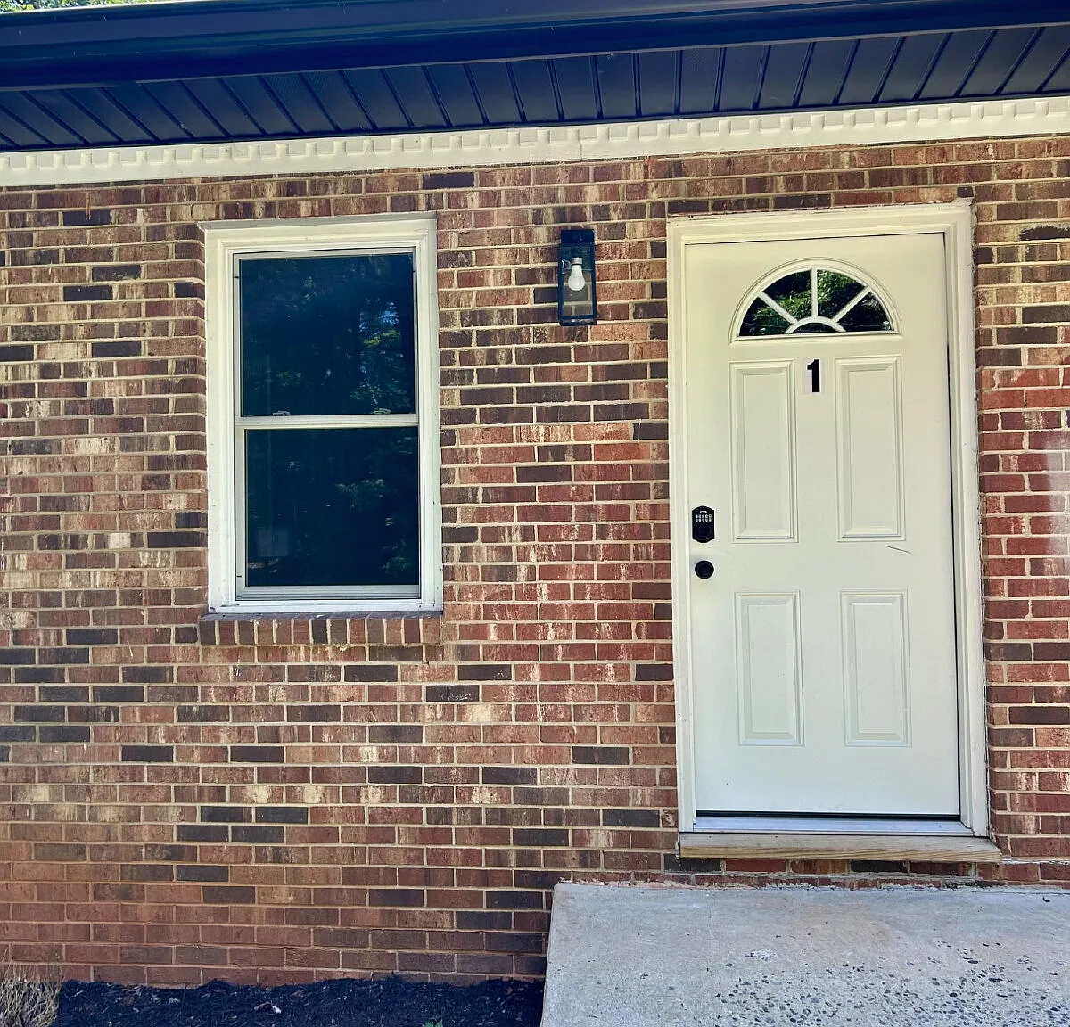 1 bed, 1.0 bath, $750 — Photo 1