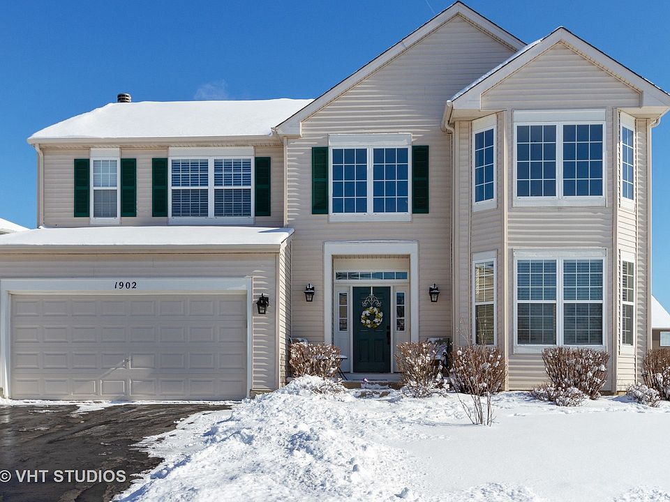 1st image of 1902 Applewood Dr