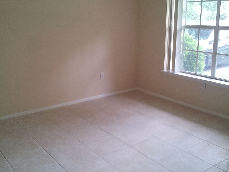 1st image of 550 Pemberton Ave
