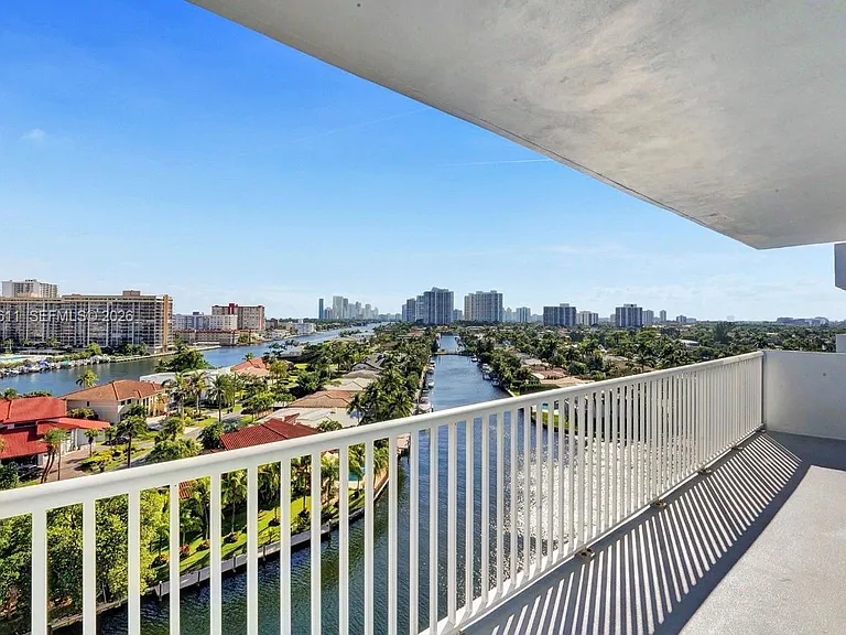 137 Golden Isles Dr #1006 — Photo 2