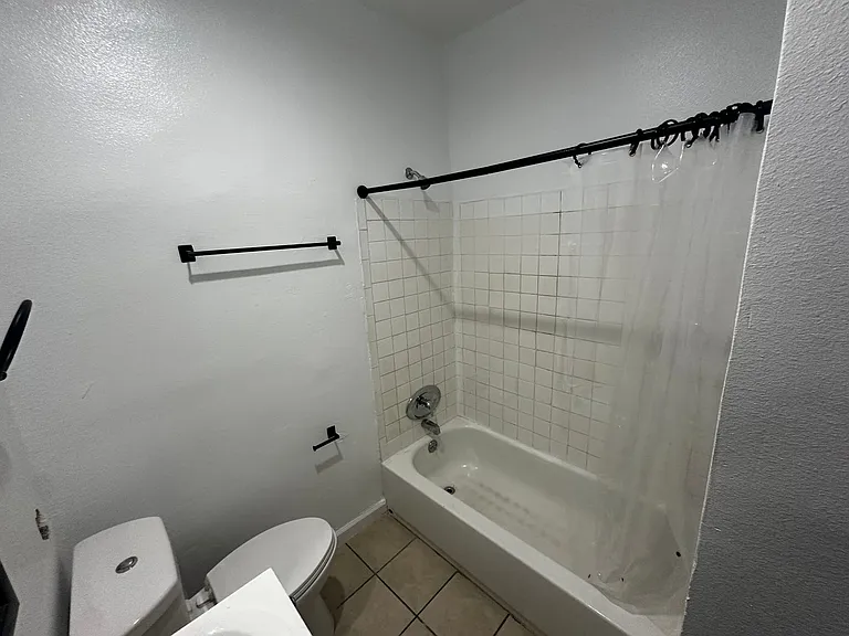Michigan Avenue Apartments — Photo 110