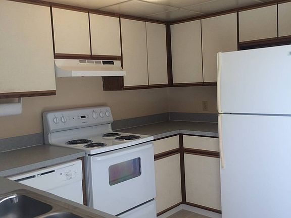 5th image of 605 Ixoria Ave #20