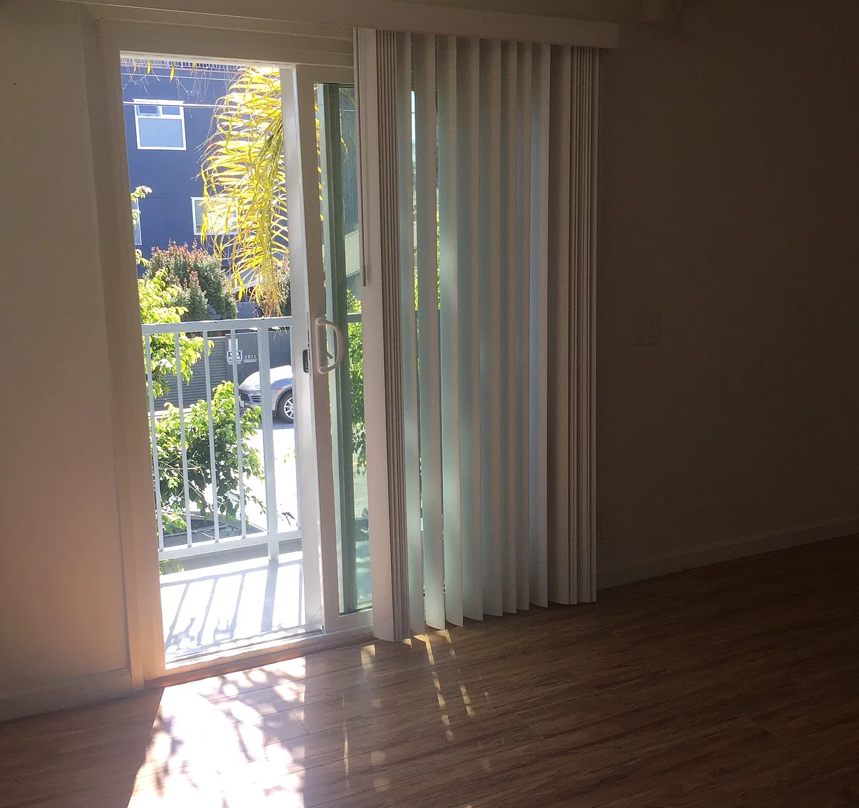 Studio, 420 sqft, $1,895 — Photo 3