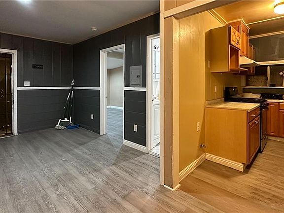 4th image of 2734 N Humbert Ave