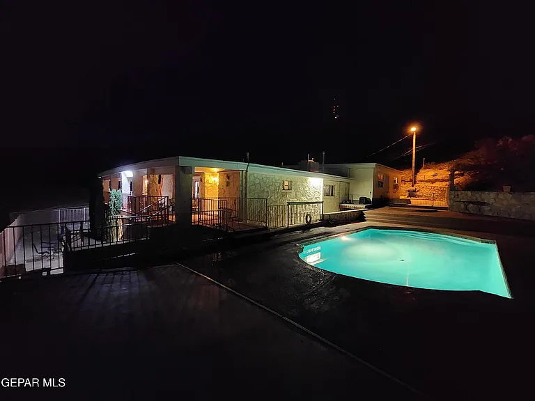 2333 Morehead Ave #6 — Photo 9