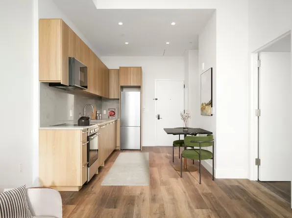 34-35 44th Street image 3 of 44