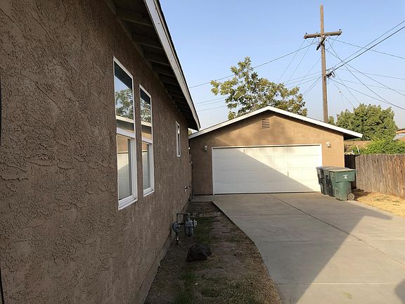 3rd image of 1443 N Highland Ave