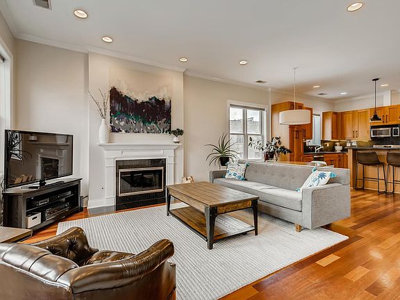 4th image of 4322 N Ashland Ave APT 4S