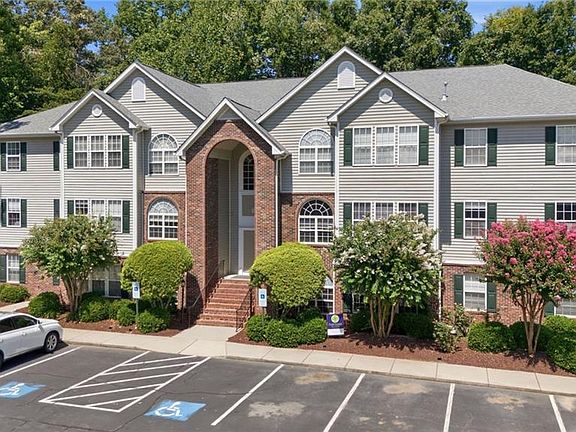 3rd image of 212 Timberline Ridge Ct