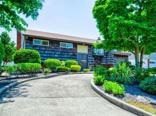 40 Adam Rd W, Massapequa, NY 11758
