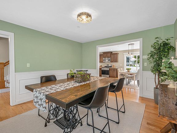 4th image of 132 Clement Road