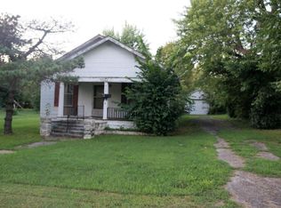 203 W Saint Louis St, Aurora, MO 65605