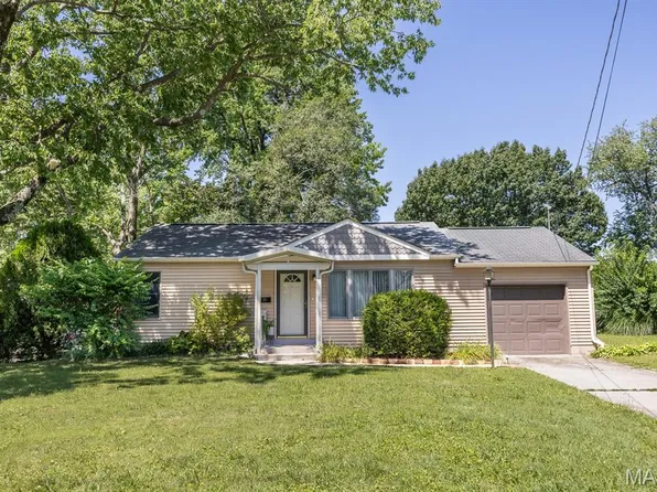1217 N 17th St, Belleville, IL 62226