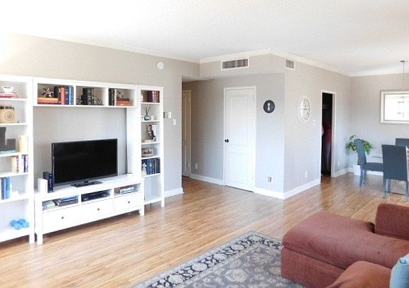4th image of 1960 N Parkway Ave #310