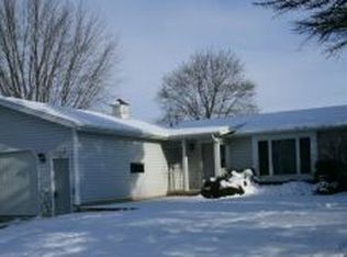 710 Meadow Ln, Manawa, WI 54949