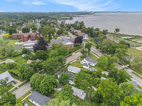 3rd image of 1188 Washington Ave