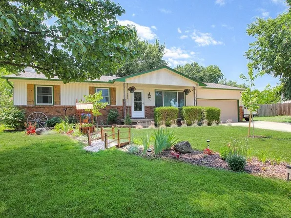 311 N Basswood Ln, Haysville, KS 67060