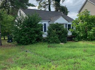 4 Riverview Dr, Brick, NJ 08723
