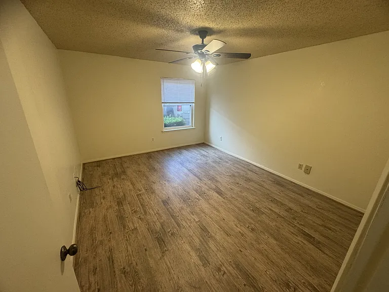 8601 Memphis Dr #28 — Photo 9