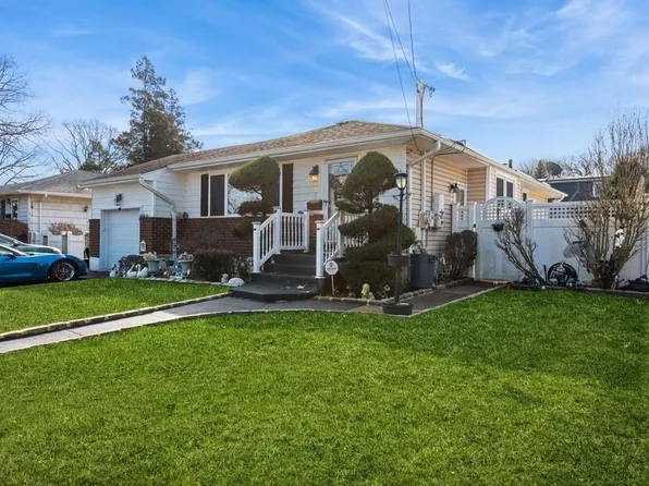 160 Jerusalem Avenue, Massapequa, NY 11758