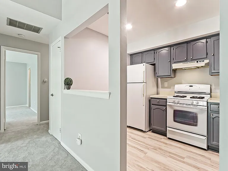 303 Trinity Ct #11 — Photo 12