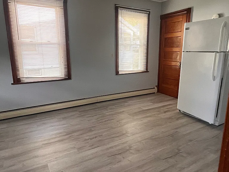 23 Cypress St — Photo 2