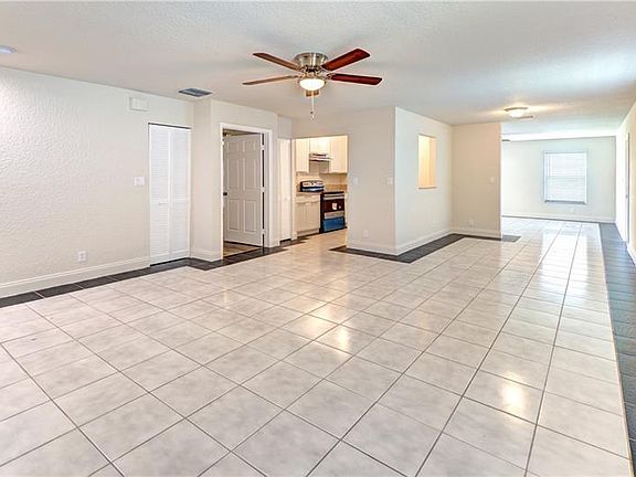 3rd image of 380 SW 10th Ct