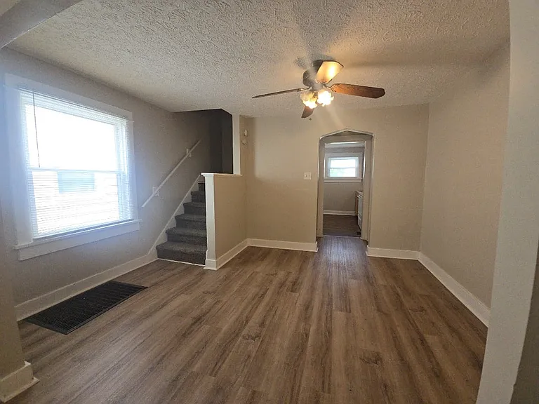 338 Brooklyn Ave — Photo 10