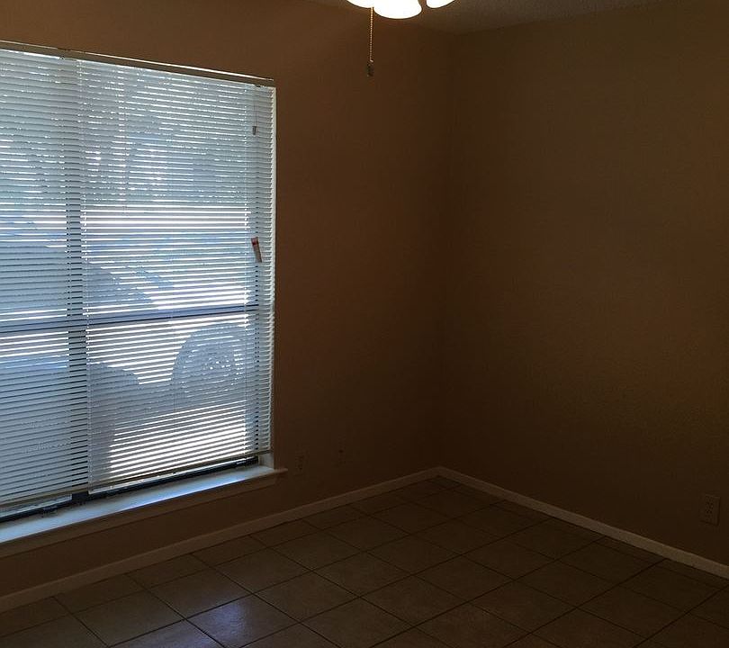 2nd image of 5301 Saint Georges Grn APT A