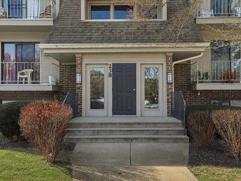 238 E Bailey Rd #M — Photo 1