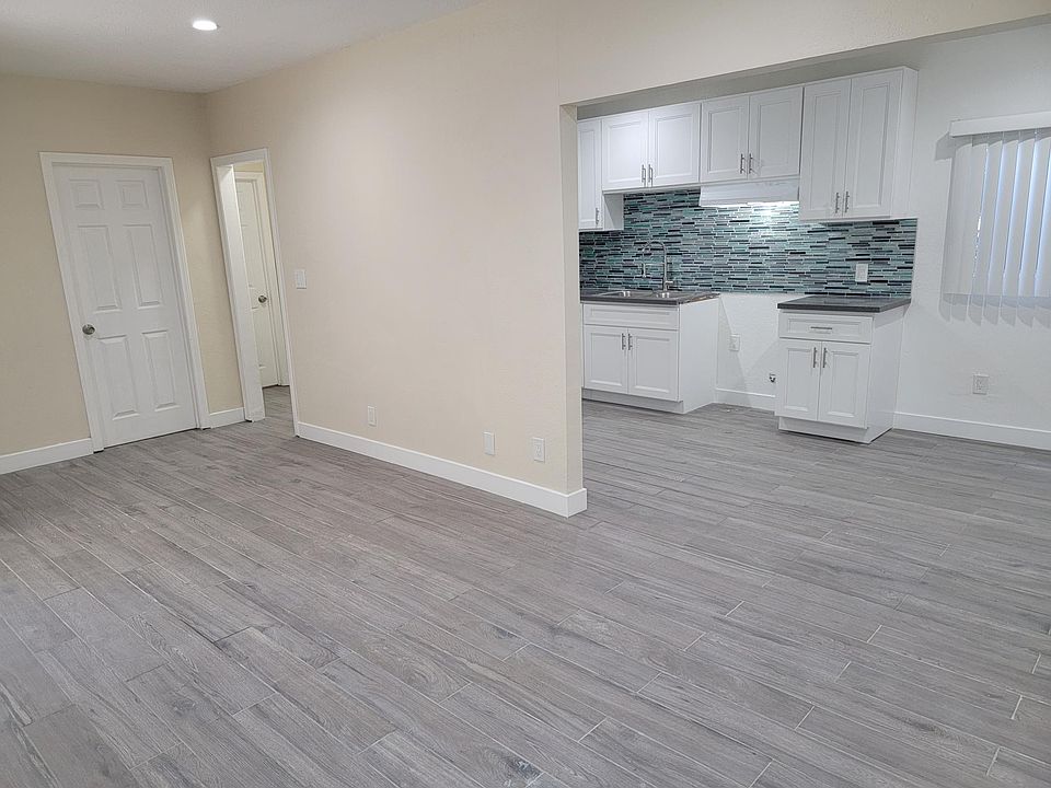 1st image of 7102 Glasgow Ave #2