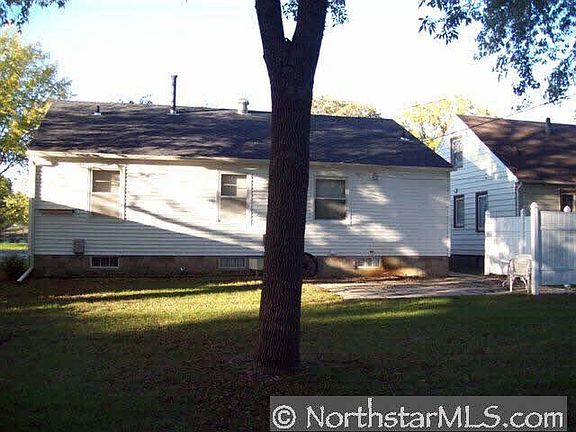 3rd image of 304 E Hawthorne Street