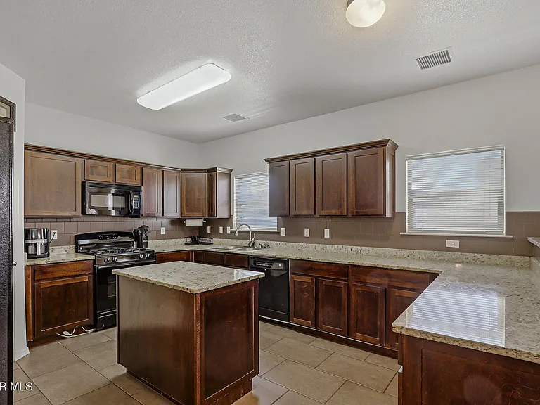 14668 Oldenberg Ct — Photo 11