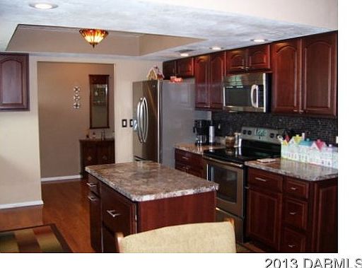 2nd image of 25 Sea Harbor Dr W