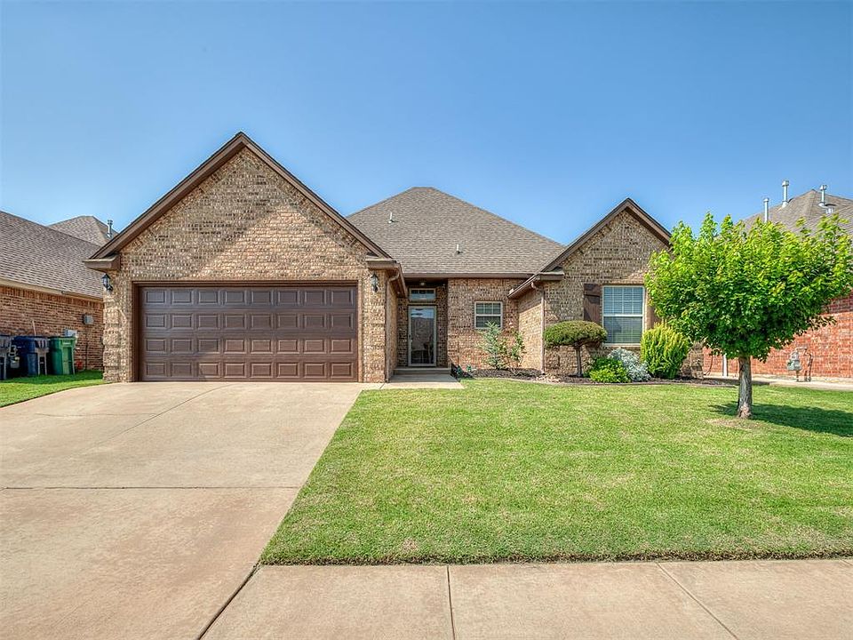 1st image of 4913 SW 121st Pl