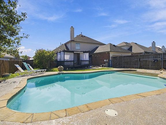 2nd image of 204 Newport Dr