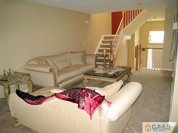 4th image of 3 Linda Ct #323