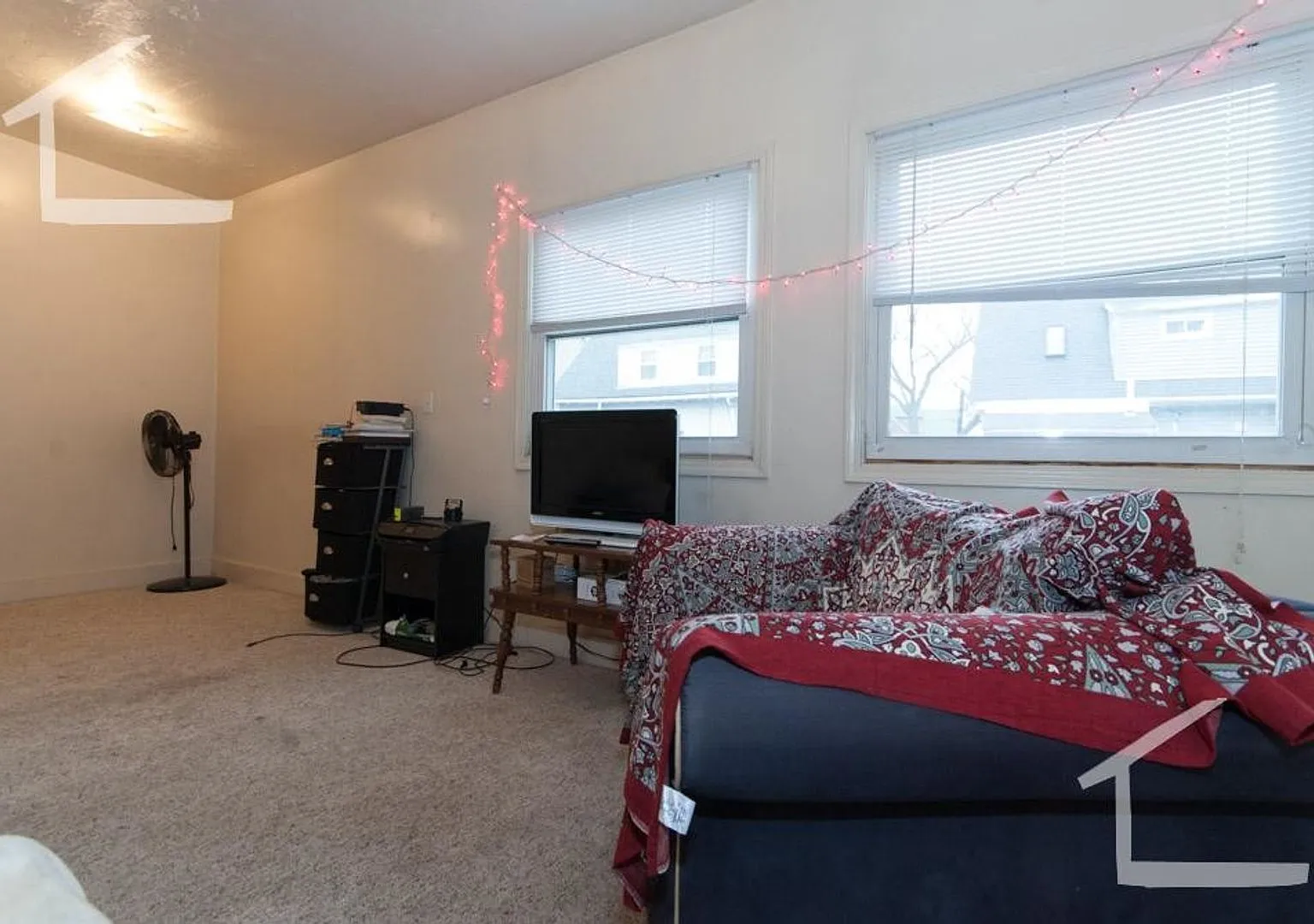 Convenient Location. Wals to BU Campus, Short Walk to T.Laundry, Parking for Rent — Photo 4