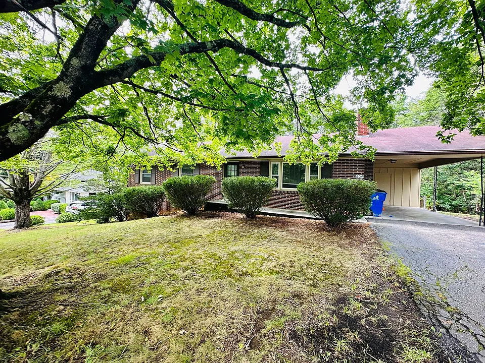 604 Kelsey Ln