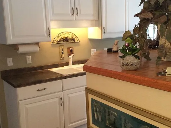 300 Foxwood Dr, Waterford, WI 53185