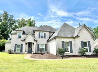 655 Shady Brooke Ln, Hernando, MS 38632