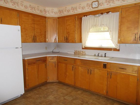 3rd image of 1511 E Virginia Ave
