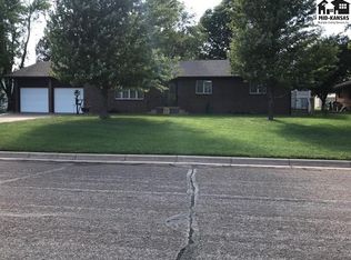 1007 S Douglas Ave, Lyons, KS 67554