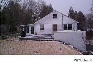 4th image of 210 Benham Ave
