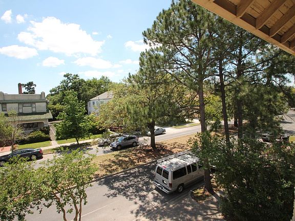 4th image of 11 Fontainebleau Dr