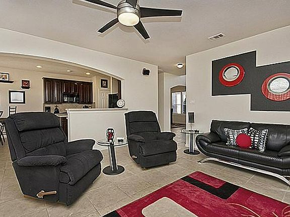 4th image of 1011 Amesbury Dr