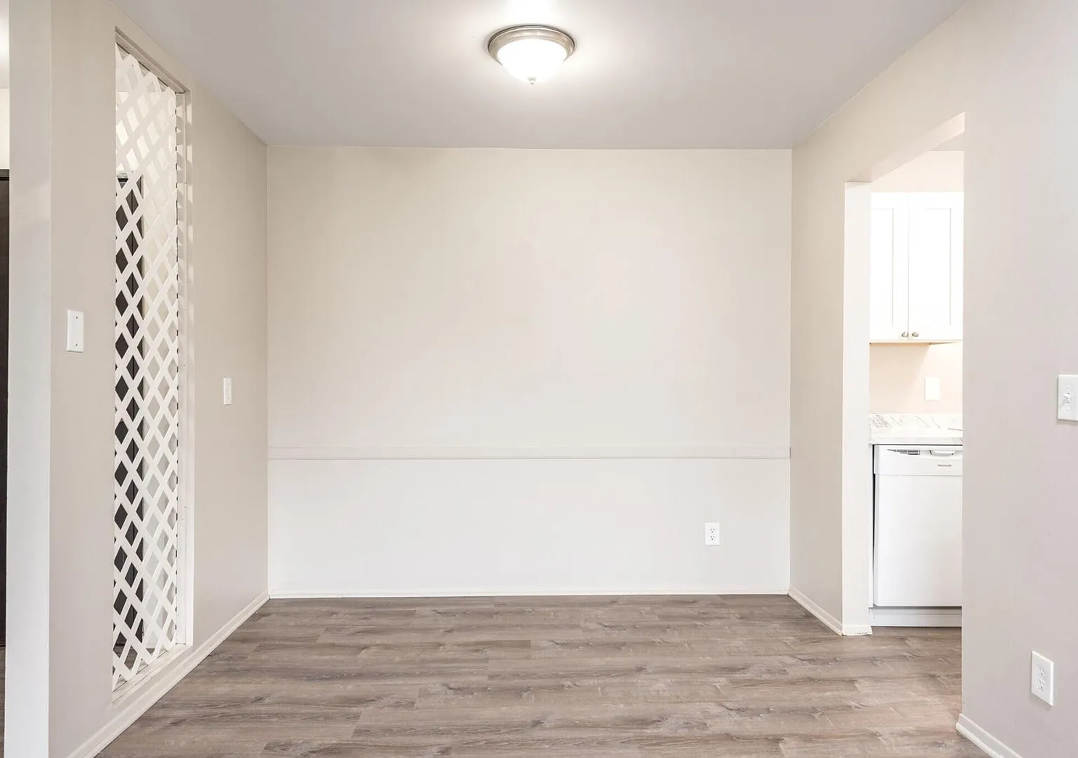 119 Vickie Ct - 119-07 — Photo 2